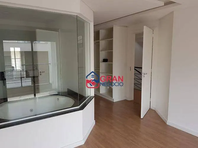 Imagem Casa em Condomínio com 5 dormitórios