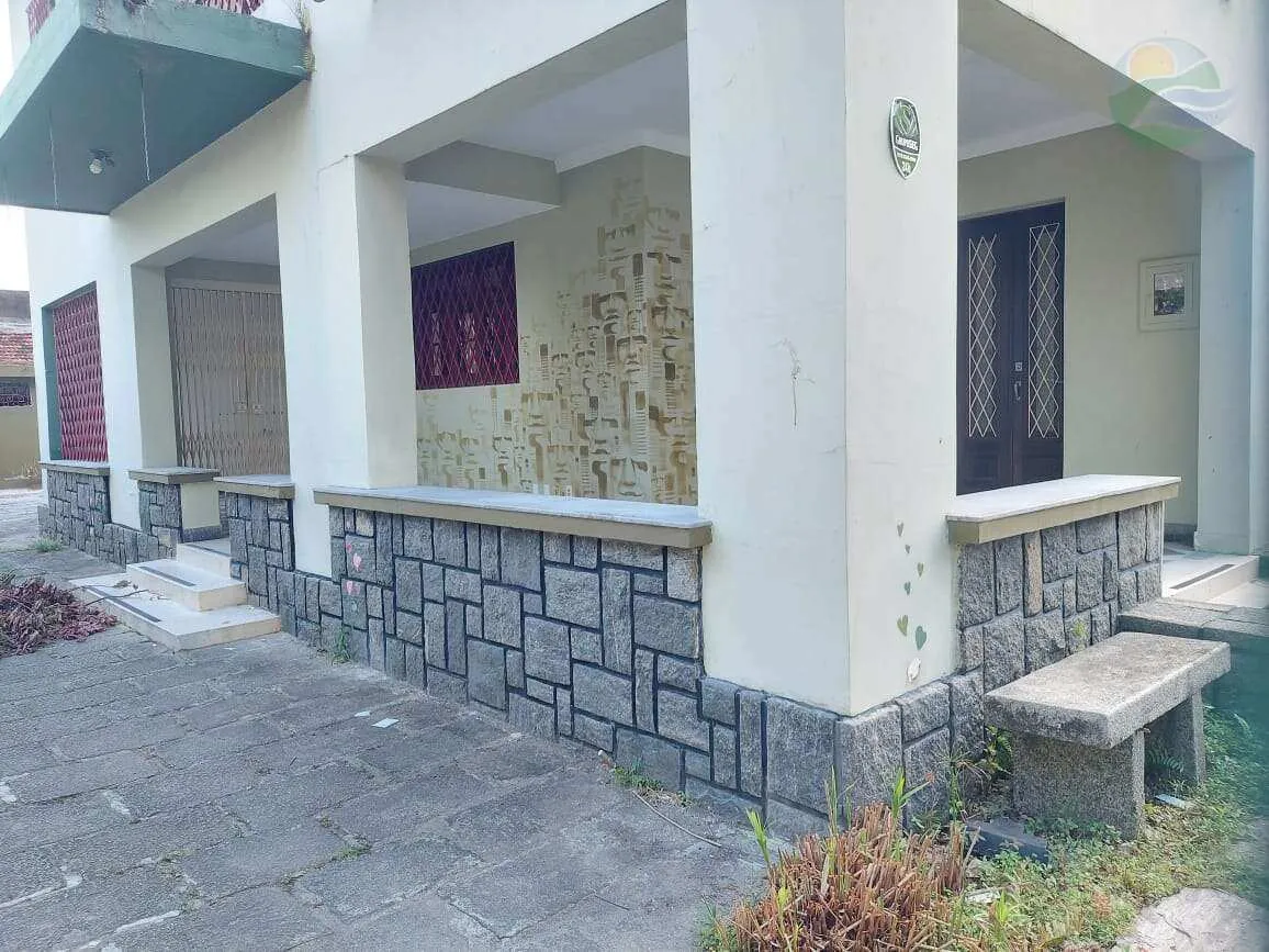 Imagem Vendo Casa duplex com 327m2 de área útil , Rua Conde de Irajá, Torre, Recife.
