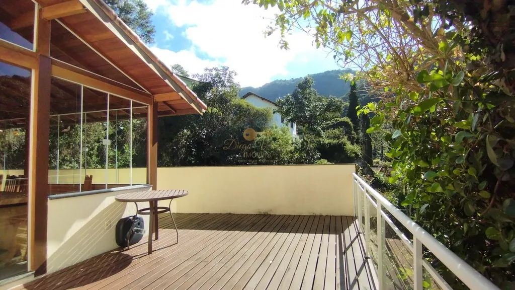 Imagem Casa em Condomínio para Venda em Teresópolis / RJ no bairro Cascata dos Amores