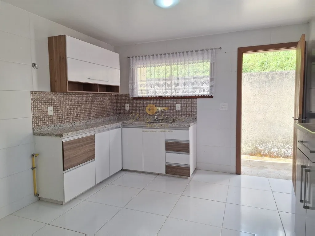 Imagem Casa em Condomínio para Venda em Teresópolis / RJ no bairro Albuquerque