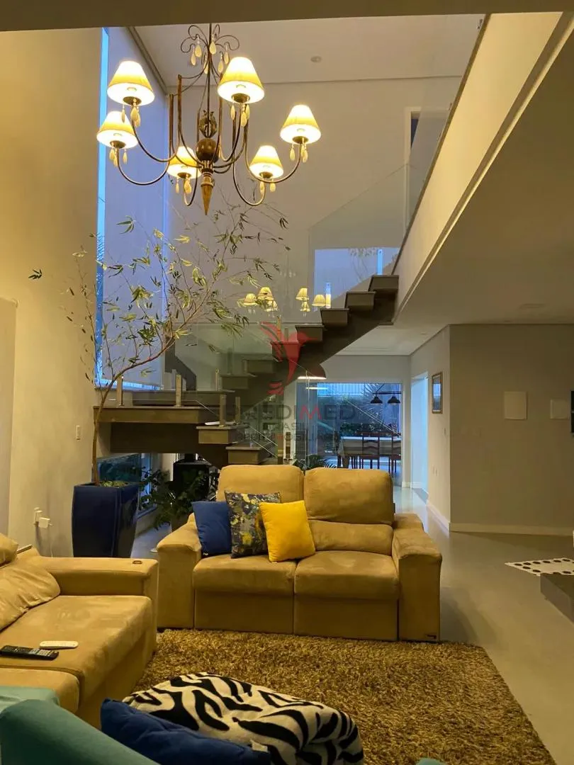 Imagem VIVER COM ELEGÂNCIA: CASA DE ALTO PADRÃO NO VEREDAS ALTOS DO LARANJAL