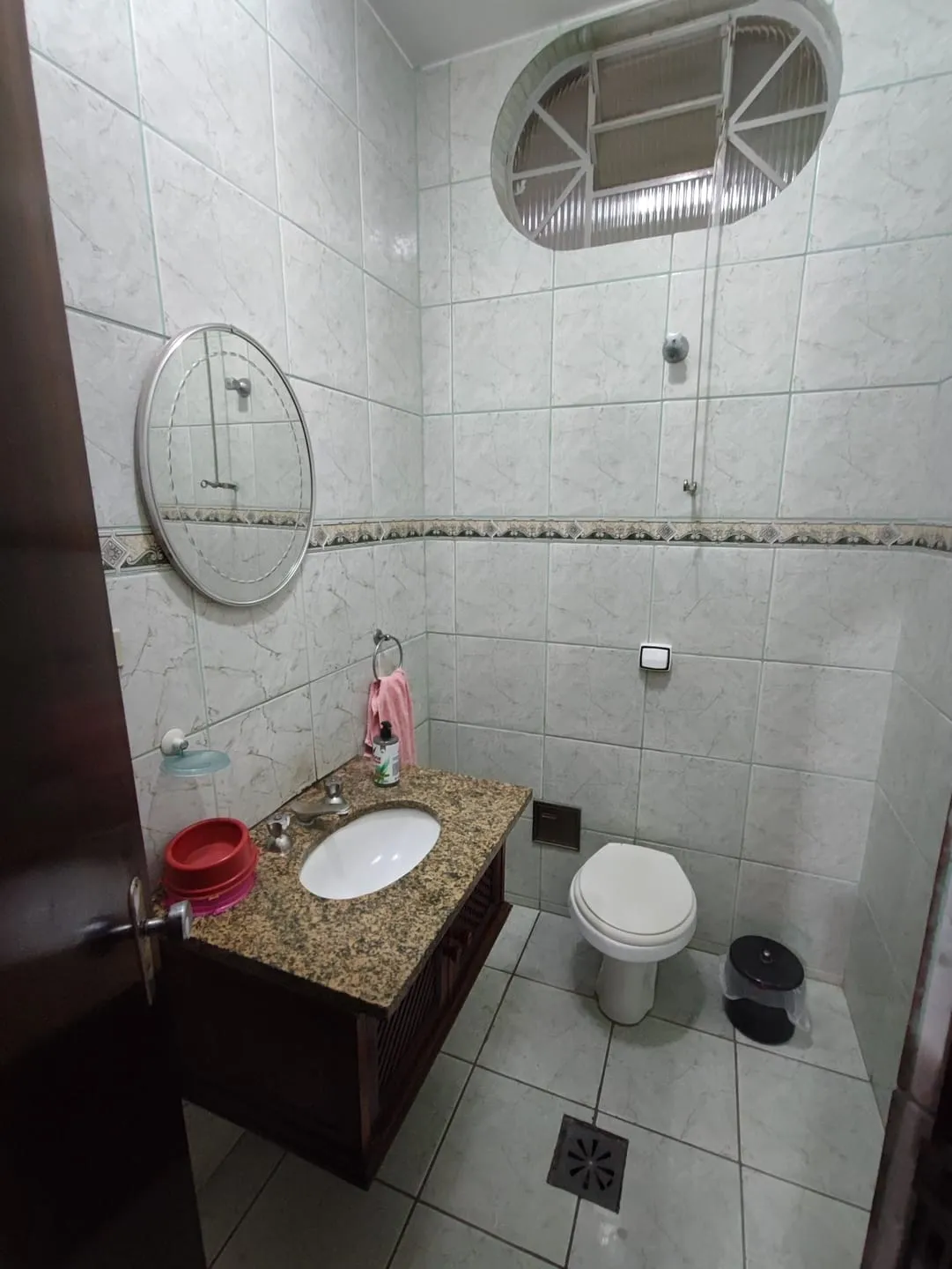 Imagem Comercial à venda 4 Quartos, 1 Suite, 4 Vagas, 600M², São Benedito, Pindamonhangaba - SP