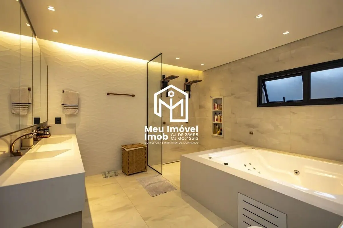 Imagem Casa 4 Quartos 4 Suítes 4 Vagas 900m² Porteira Fechada