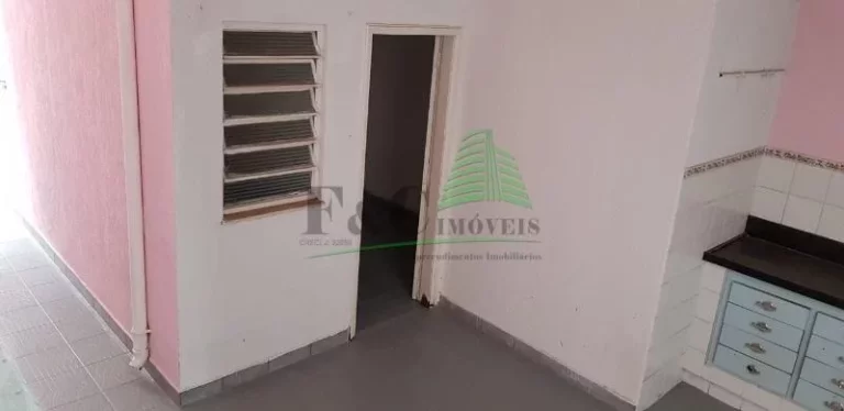 Imagem Casa para Venda em Piracicaba, Centro, 4 dormitórios, 1 suíte, 1 banheiro, 1 vaga