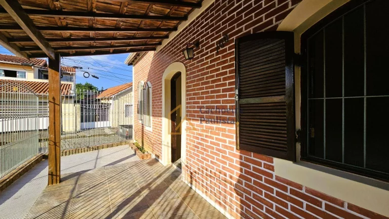 Imagem Casa com 3 dormitórios à venda - Centro - Cachoeira Paulista/SP