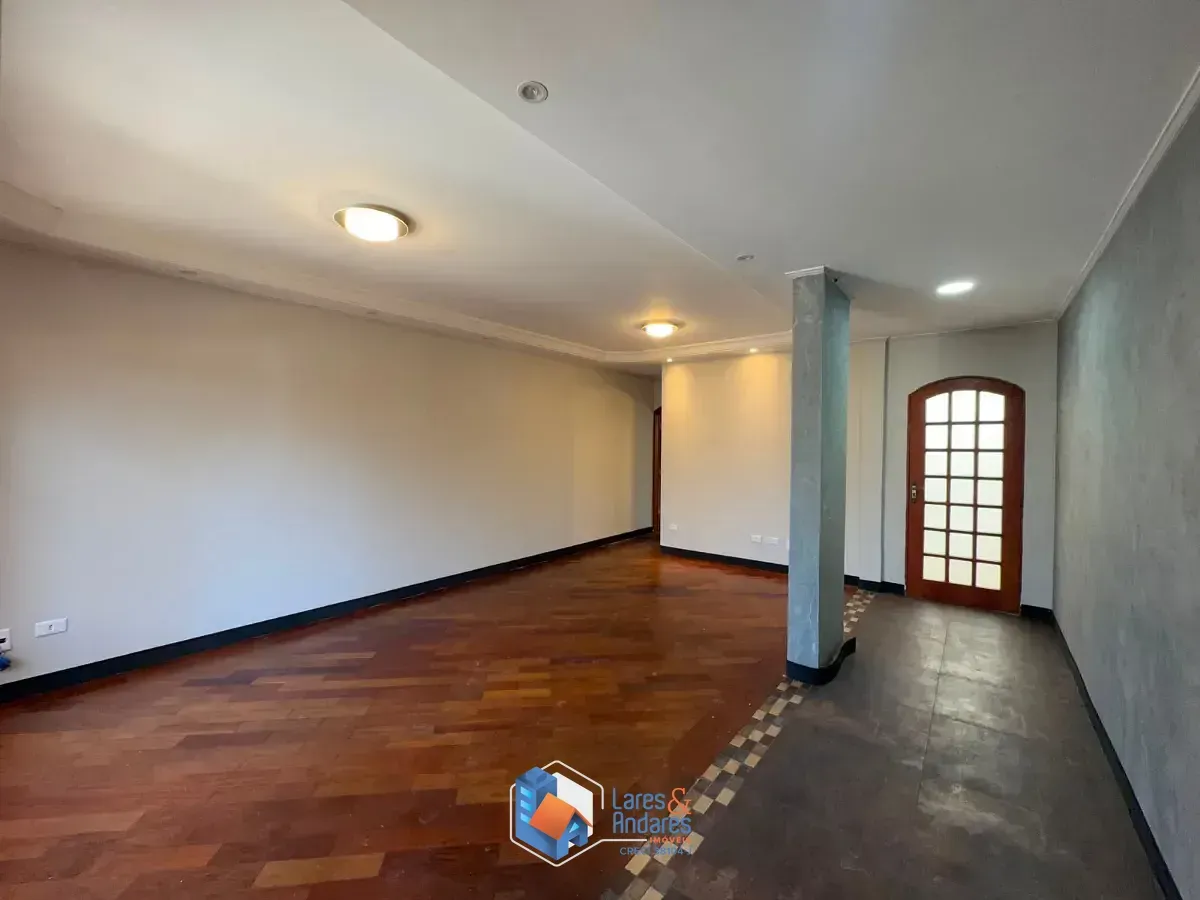 Imagem Sobrado para venda em Jardim Avelino com 3 quartos, sendo 1 suíte, 207m²