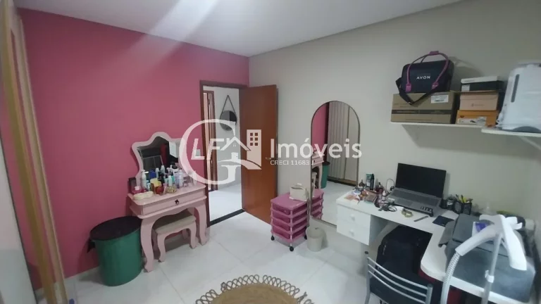 Imagem Casa Com Piscina Espaço Gourmet e Rica em Blindex,Estuda Permuta