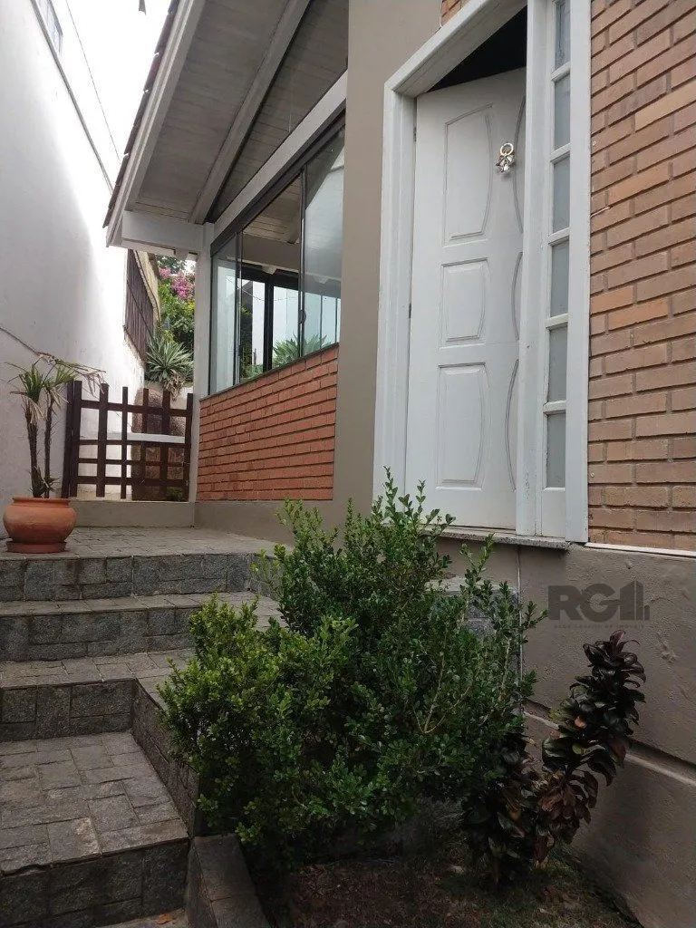 Imagem Casa com 3 dormitórios no bairro Ipanema