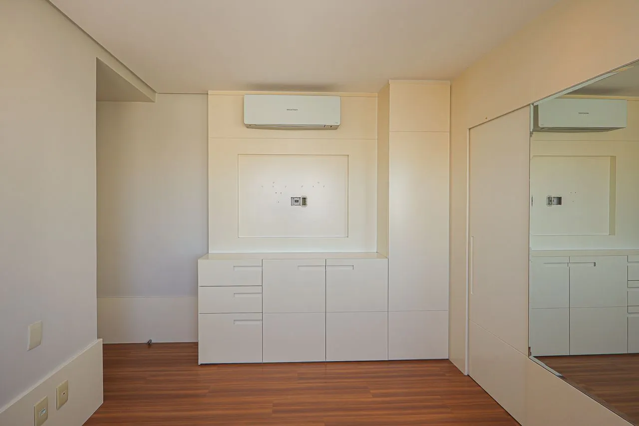 Imagem Apartamento de 3 quartos, 3 suítes, com 02 garagens individuais no Bairro Petrópolis, próximo a Encol.