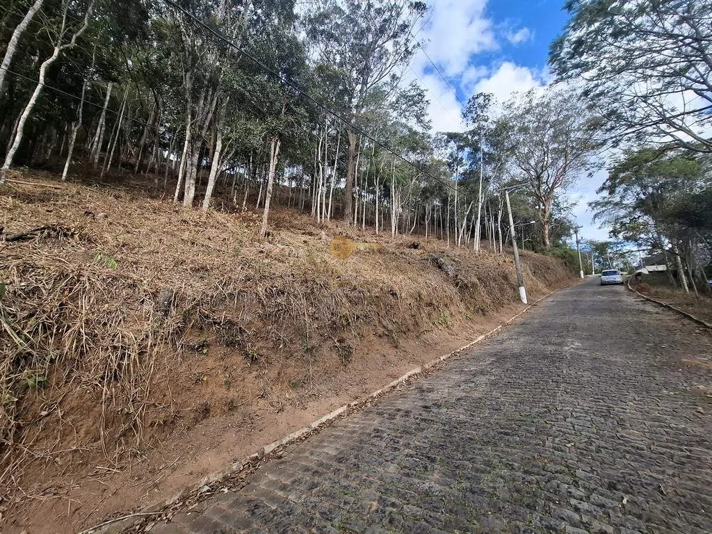 Imagem Terreno em Condomínio para Venda em Teresópolis / RJ no bairro Cascata do Imbuí