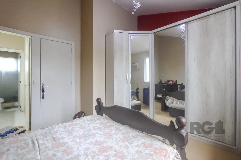 Imagem Casa em condomínio, 77m², 2 dormitórios e 2 vagas no bairro Humaitá