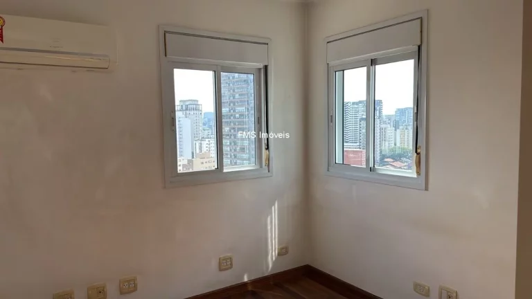 Imagem Apartamento Duplex para locação em Moema, com 2 quartos, 1 sala, 2 vagas.