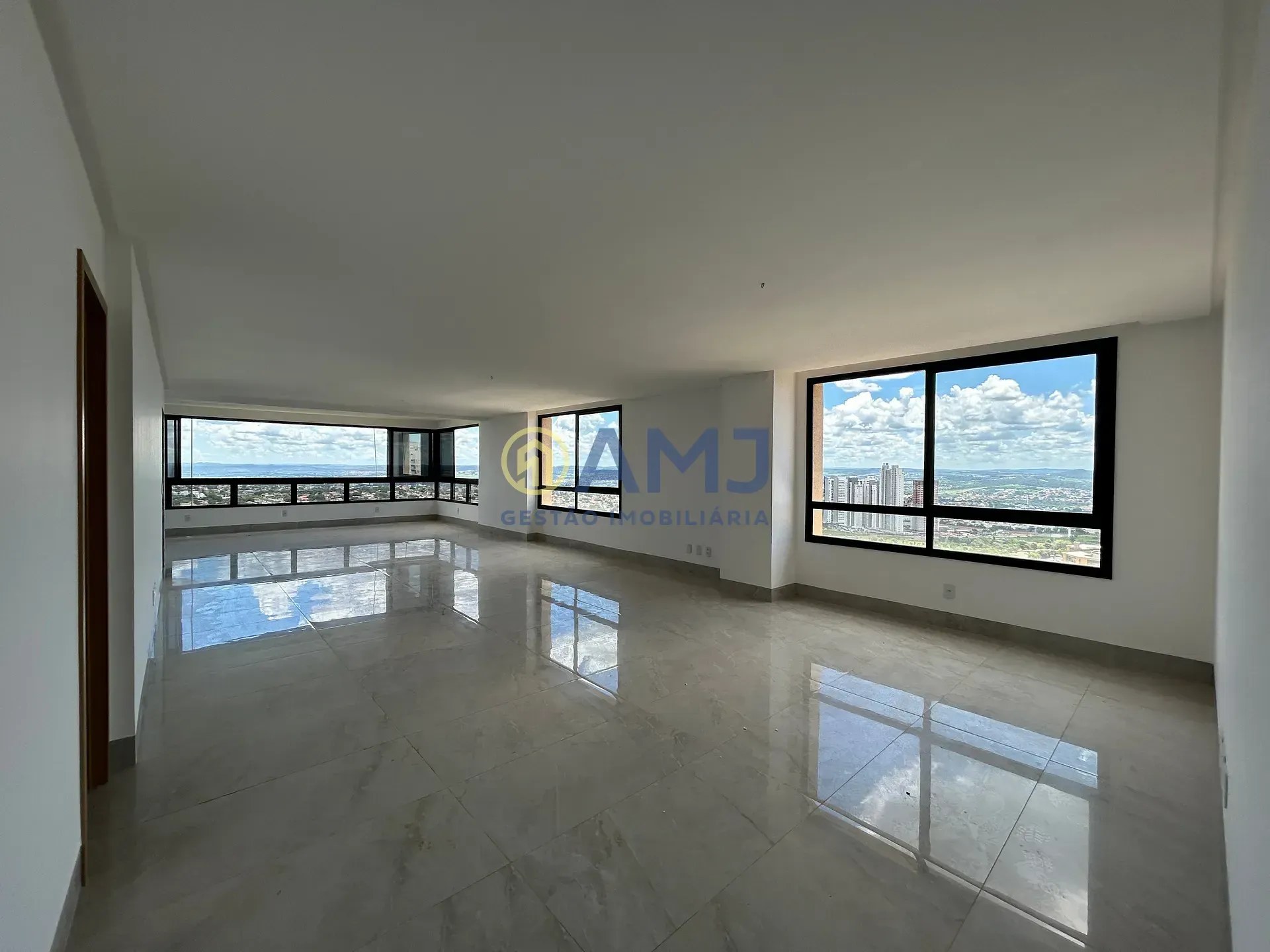 Foto do imóvel Apartamento à venda 3 Suítes no Jardim Goiás em Endereço não informado