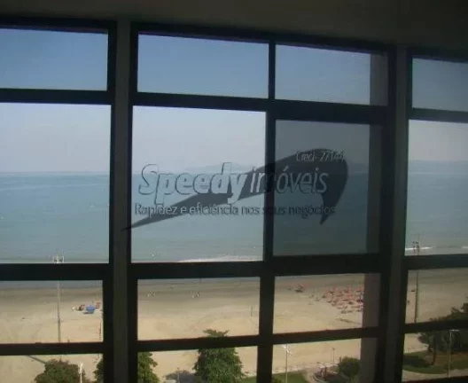 Imagem Cobertura em Santos a venda na orla da praia.