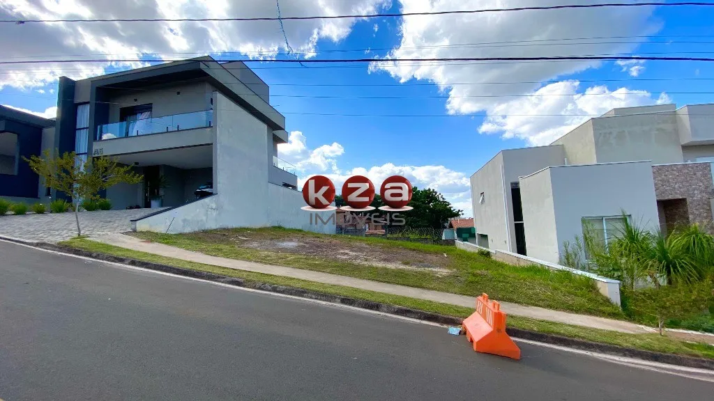 Imagem Terreno à venda no Condomínio Vivenda das Pitangueiras em Valinhos-SP: 300,00m² de área.