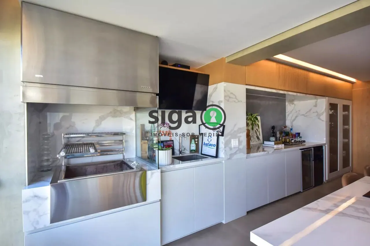 Imagem Apartamento de 223 metros com 3 quartos e 4 vagas