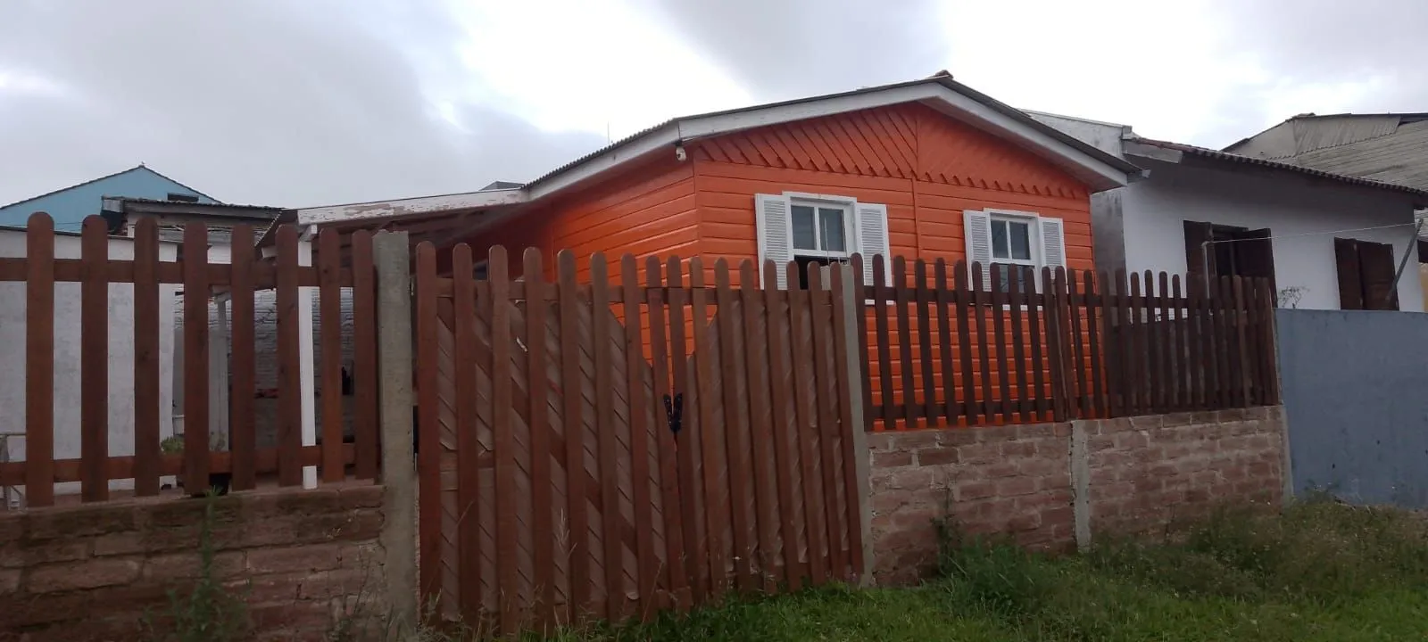 Imagem Terreno de esquina com 2 casas a venda, bairro Vila Nova, Porto Alegre, RS