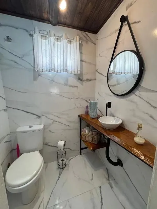 Imagem Residência de Luxo no Cantegril com 4 Dormitórios, 2 Suítes, Piscina e Espaço Gourmet Exclusivo