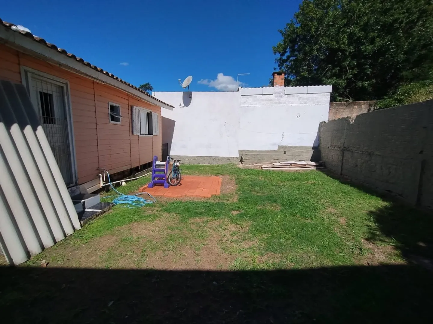 Imagem Casa com quintal a venda no bairro Tarumã em Viamão