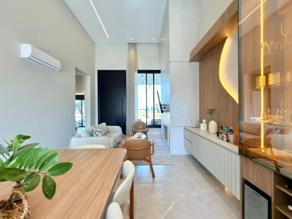 Imagem Casa em Condominio 4 Dormitórios - Bairro Centro