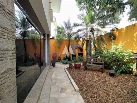 Imagem Sobrado à venda no Boqueirão - 5 dormitórios, 3 suítes e piscina