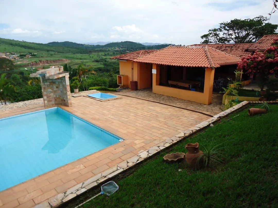 Imagem Vendo um belíssimo sítio em Betim (Vianópolis) com 42.600 m² de extensão.
