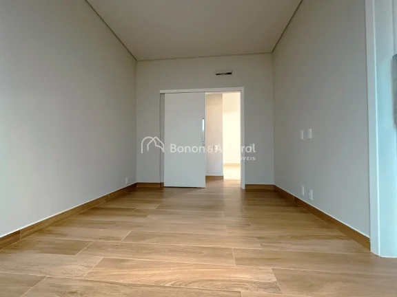 Imagem Casa de Alto Padrão com Projeto Contemporâneo e Acabamento Impecável

Esta casa de arquitetura co...