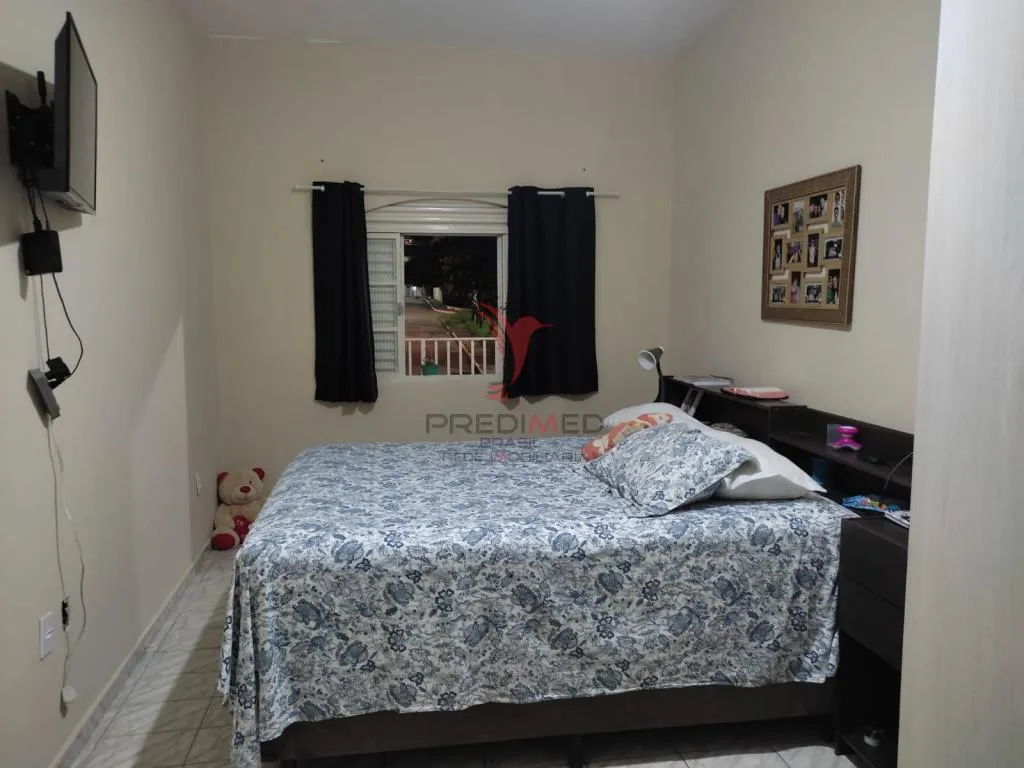 Imagem Casa com 5 Quartos , garagem, sacada e quintal, no Bairro Pedregulho. Guaratinguetá
