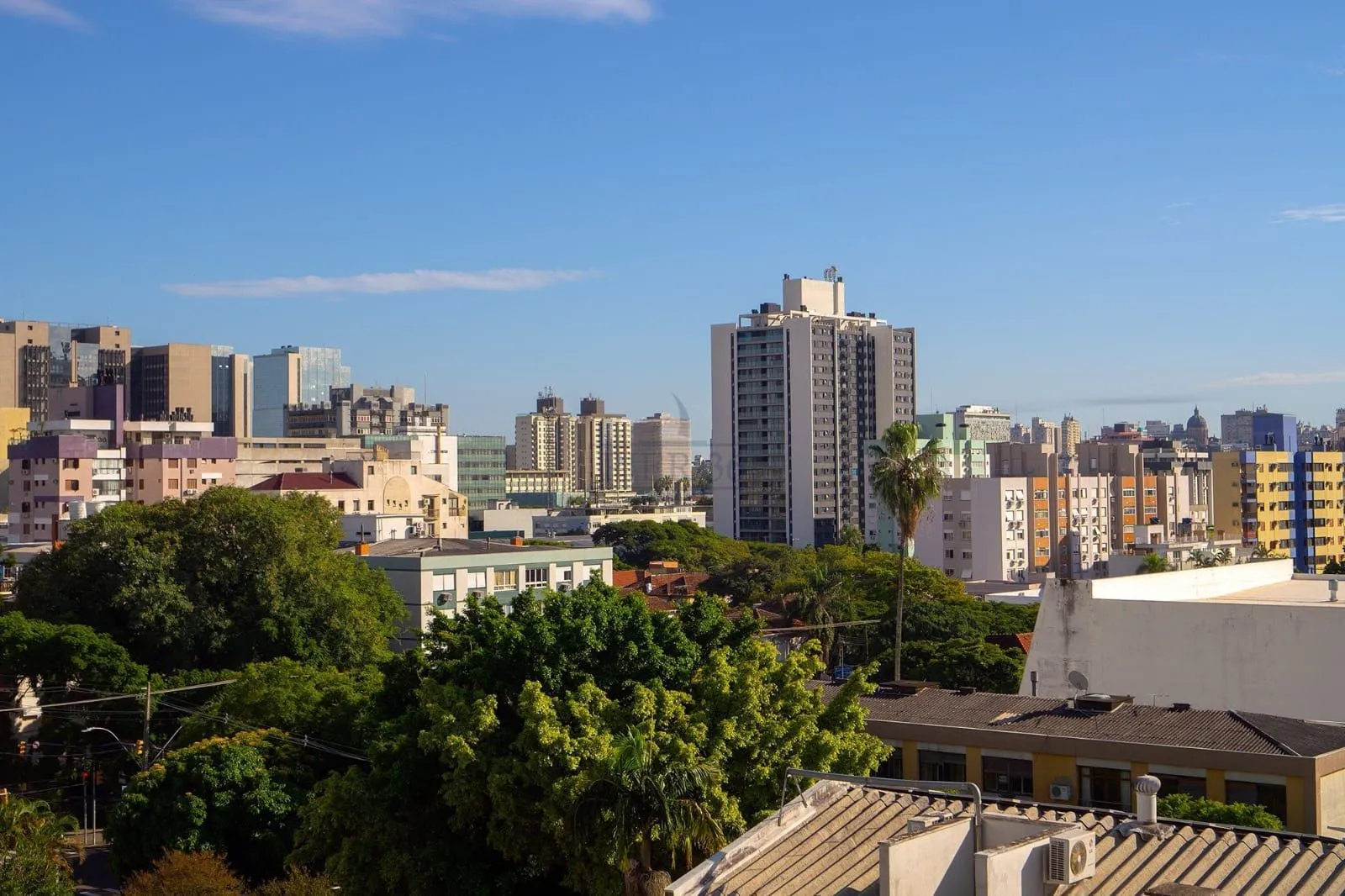 Imagem Aparatamento com 3 dormitórios, no bairro Menino Deus, Porto Alegre
