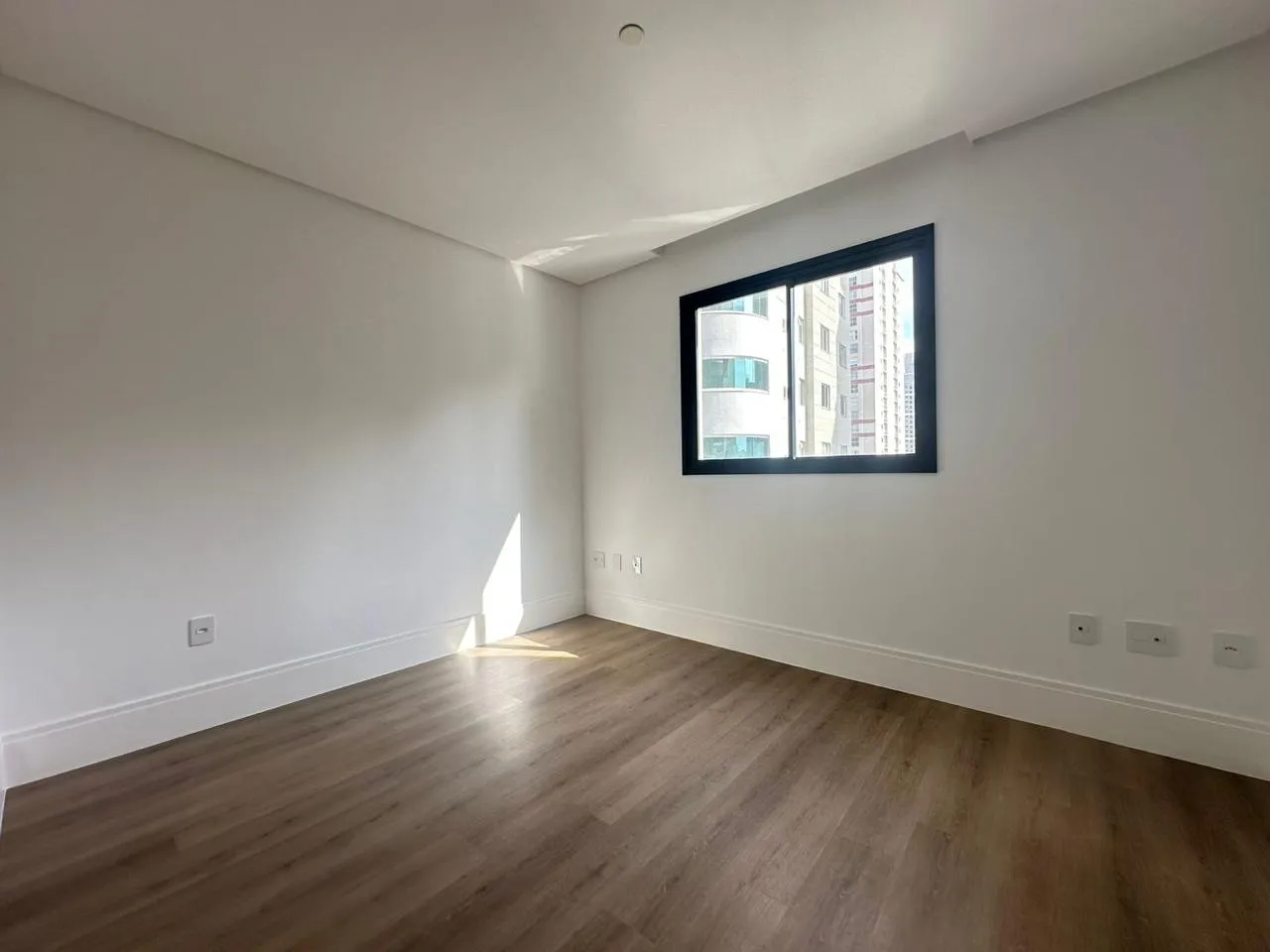 Imagem Apartamento à venda com 185m2 por R$ 2.500.000,00