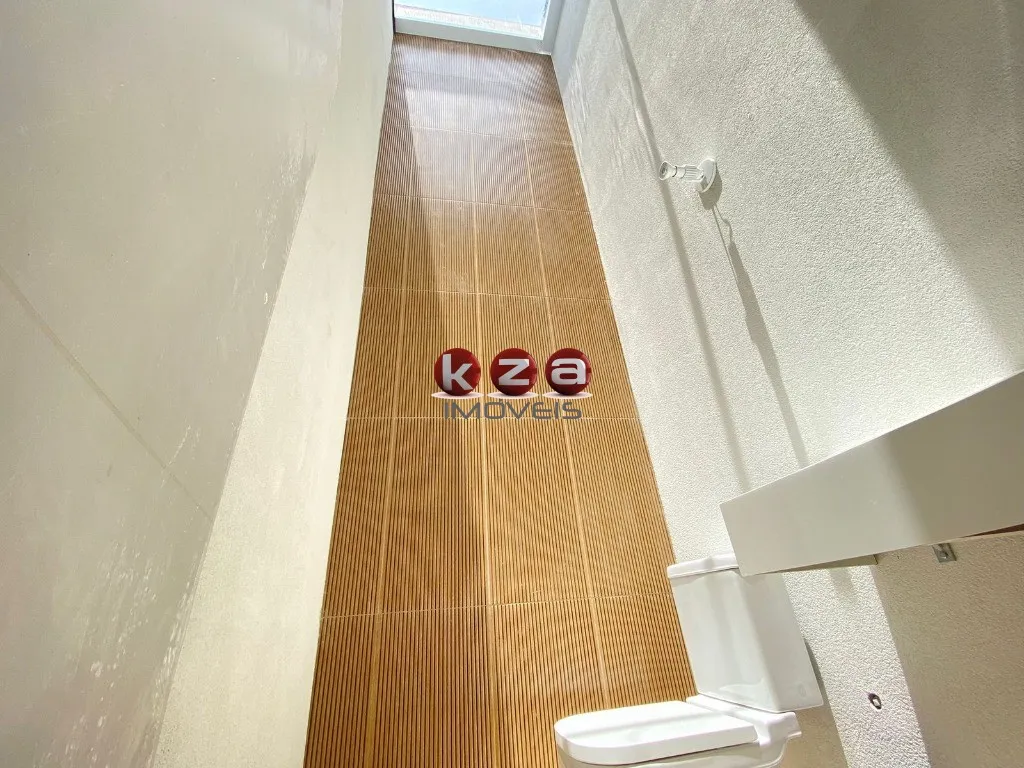 Imagem Casa em condomínio de alto padrão em Valinhos-SP, 3 quartos, 1 suíte, 2 salas, 4 banheiros, 2 vagas de garagem, 244m²