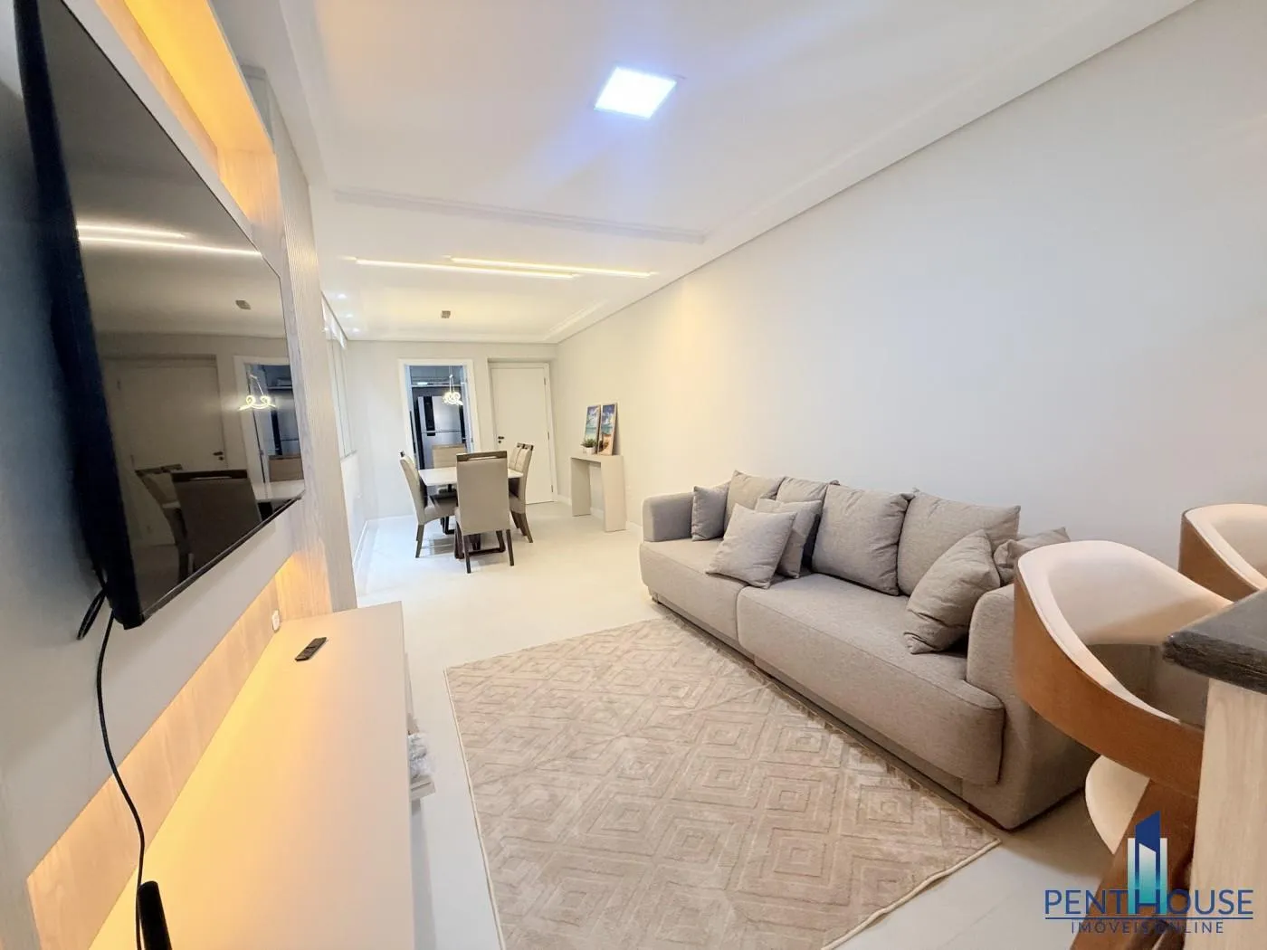Imagem Apartamento Quadra Mar para Venda em Balneário Camboriú, CENTRO, 2 dormitórios, 1 suíte, 2 banheiros, 1 vaga