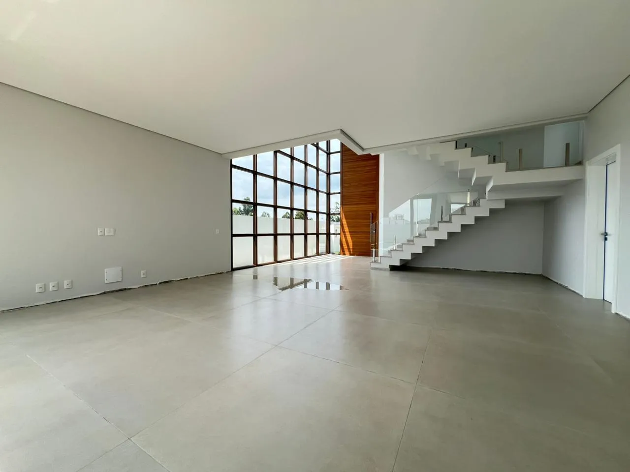 Imagem Casa à venda com 319m2 por R$ 5.500.000,00