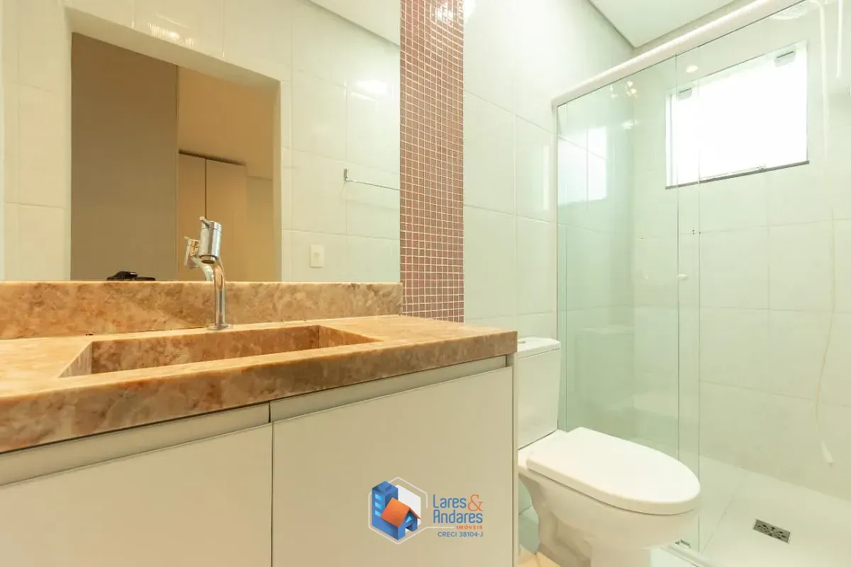 Imagem Sobrado para venda em Vila Palmeiras com 3 quartos, sendo 3 suítes, 240m²
