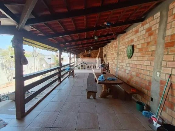Imagem Casa 2 quartos com area de fogão a lenha em Sarzedo