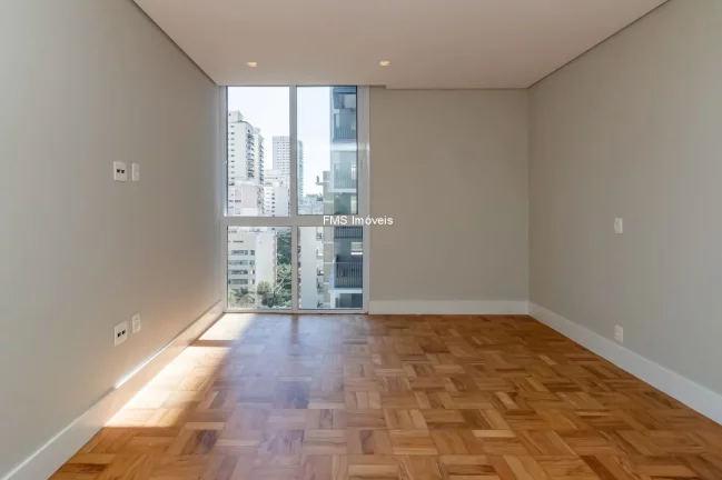 Imagem Apartamento à venda em Higienópolis, com 3 suítes, 2 vagas e 250m².