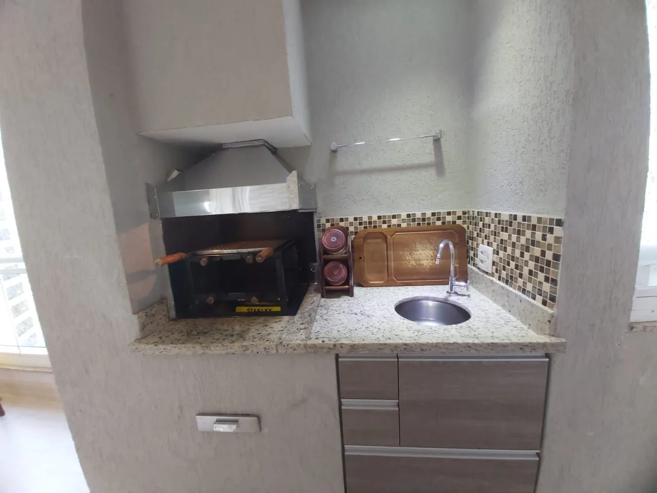 Imagem "Luxuoso Apartamento no Edifício More em Alphaville - 156m² de Conforto e Segurança"