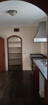 Imagem Residencia localizada no Estoril II, completa em armarios, 4 suítes.