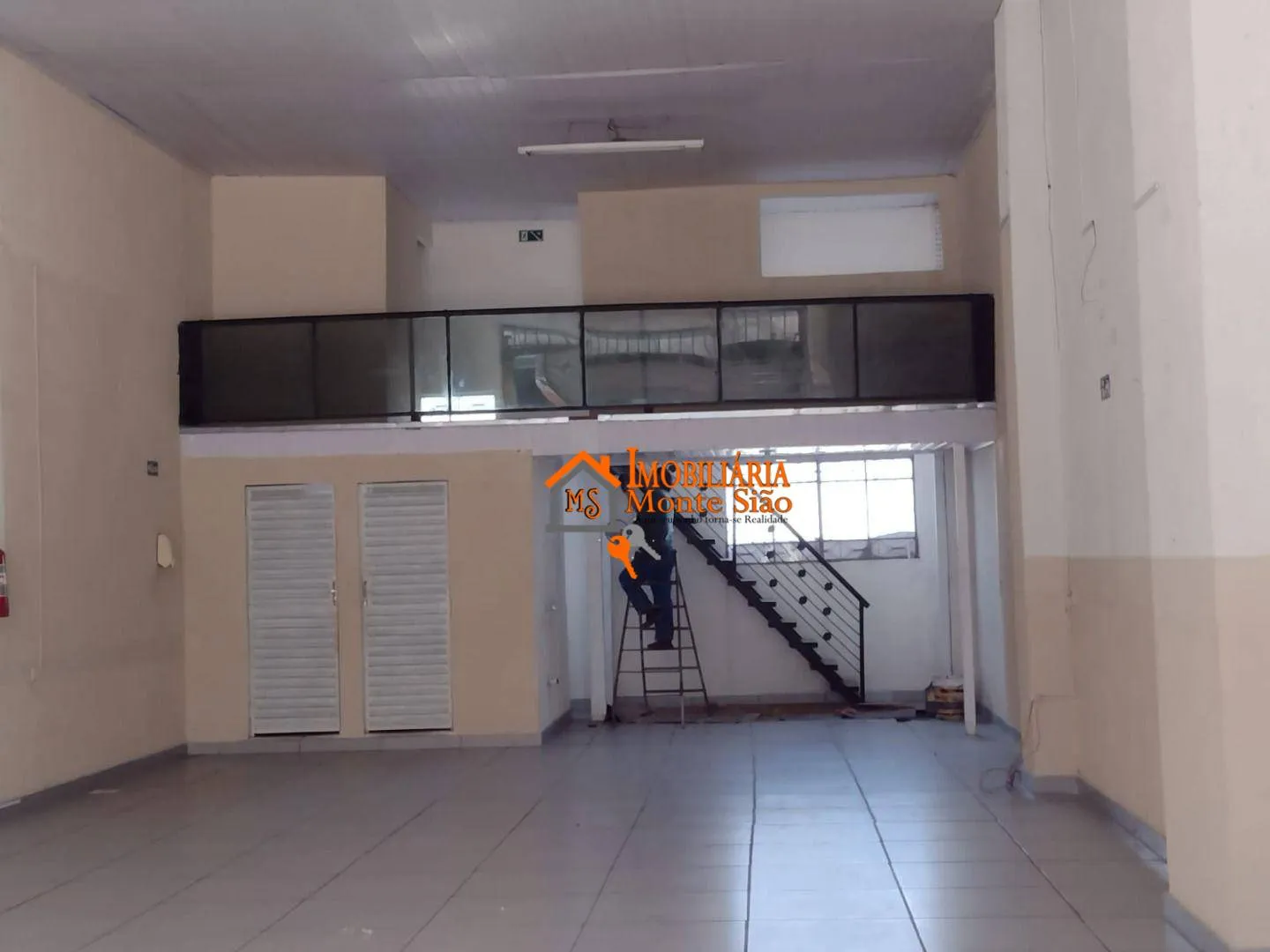 Imagem Salão para alugar, 100 m² - Taboão - Guarulhos/SP