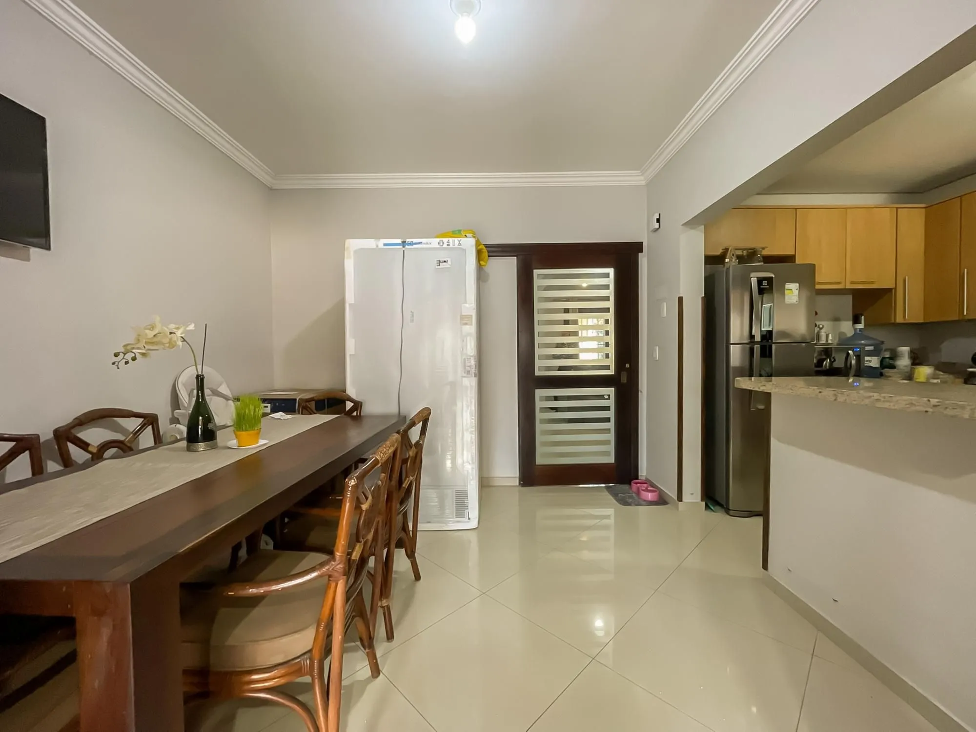 Imagem Excelente casa a venda com 3 dormitórios no bairro Tristeza em Porto Alegre.