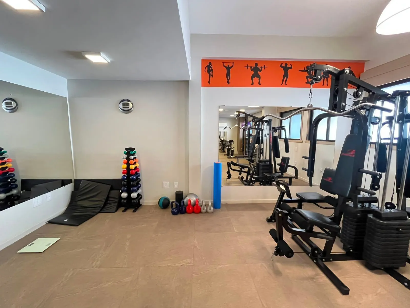 Imagem Apartamanto a venda no Menino Deus com 3 quartos e sacada