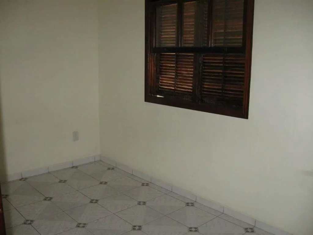 Imagem Excelente Sobrado à Venda na Vila Scarpelli em Santo André-SP: 3 Quartos, 2 Banheiros, 2 Vagas de Garagem - 180,00m²