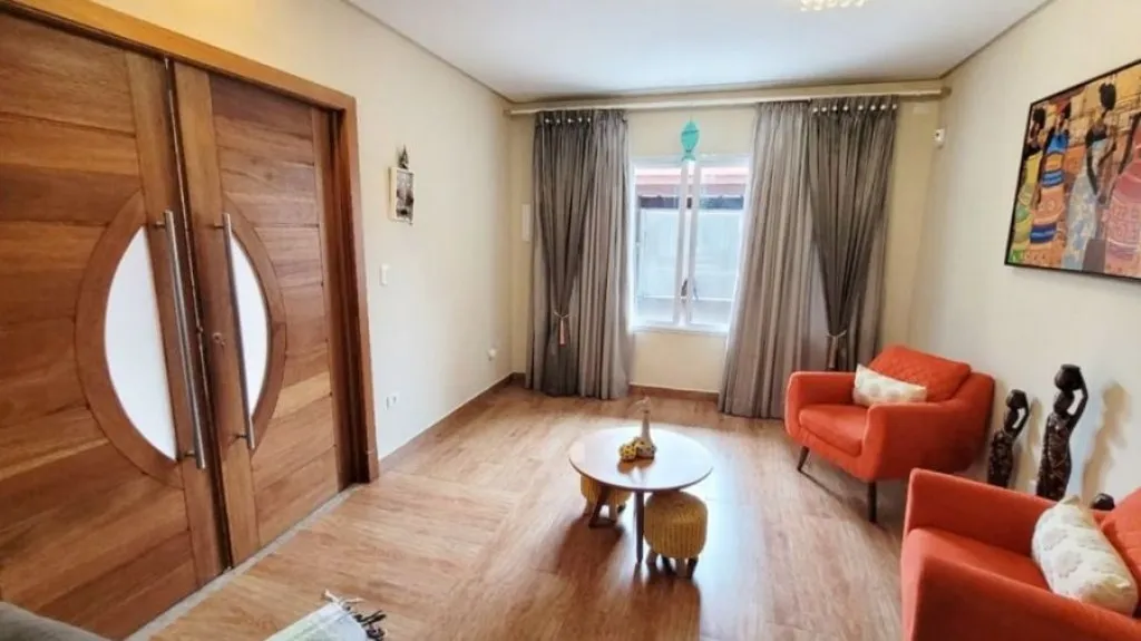 Imagem CASA COM 160,00 m² - CANTO DO FORTE - PRAIA GRANDE SP