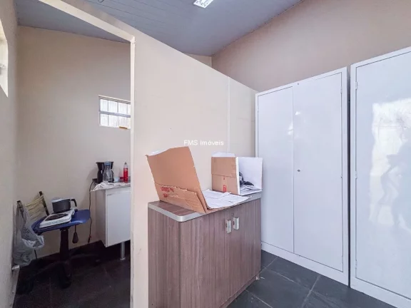 Imagem Excelente Casa Comercial à Venda na Vila Romana, São Paulo-SP: 11 Salas, 4 Banheiros, 196m² de Área!