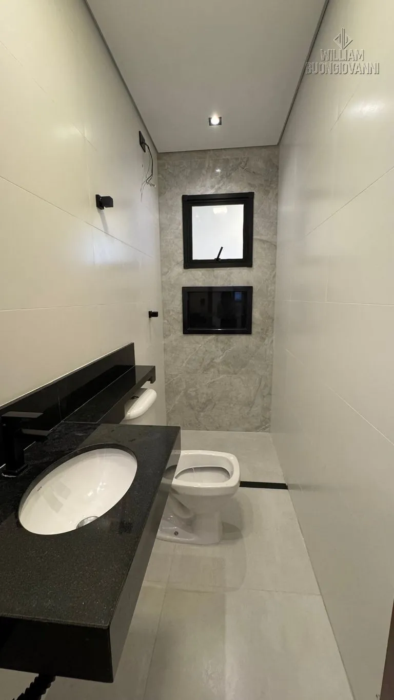 Imagem Sobrado 2 Dormitórios com Quintal - 63m²