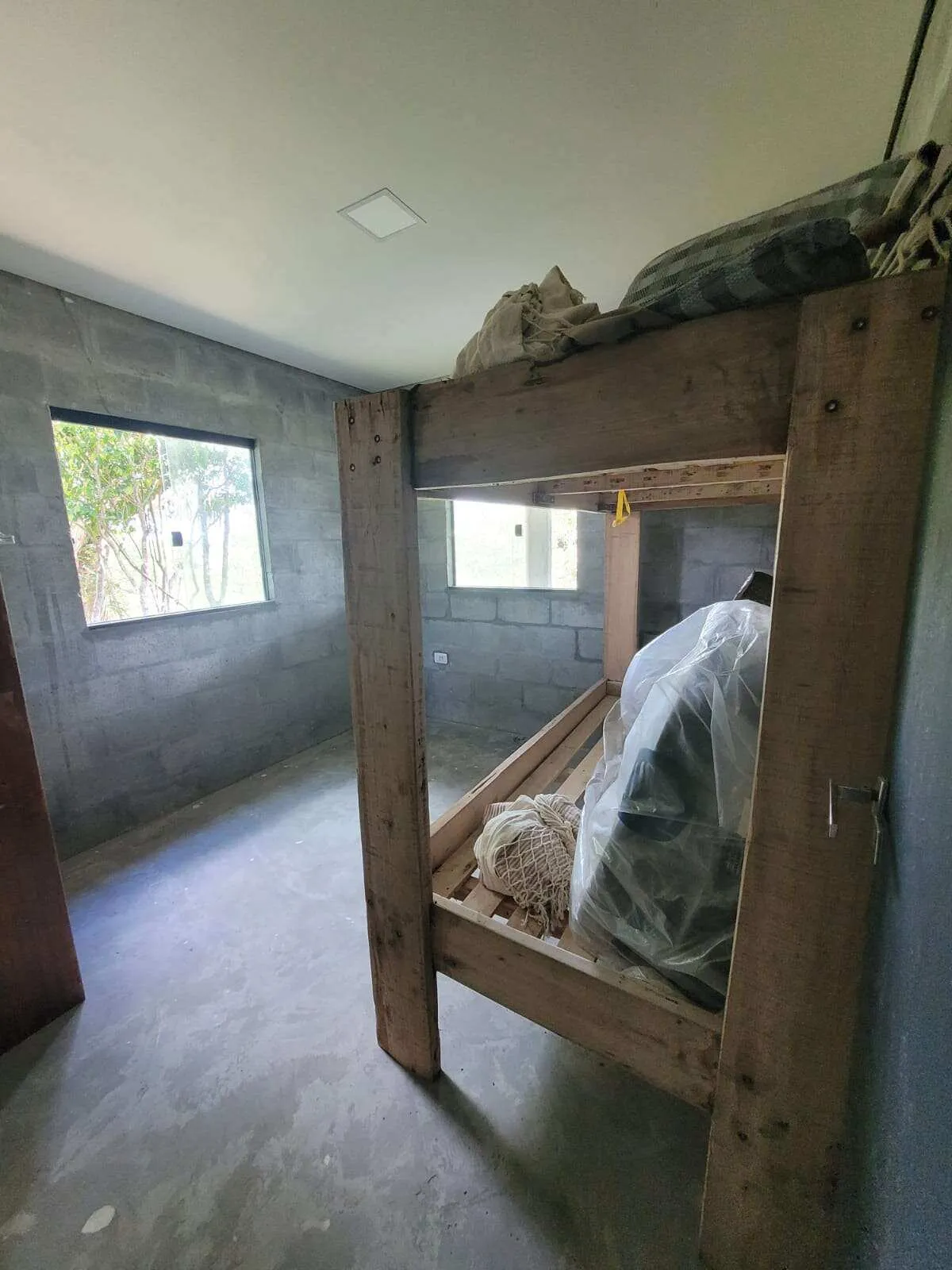 Imagem Sítio à venda em Mata de São João, com 2 quartos, 201m2m2