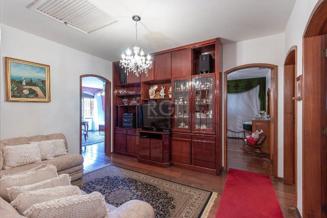 Imagem Casa para Venda - 725m², 4 dormitórios, sendo 1 suites, 4 vagas - Vila Assunção