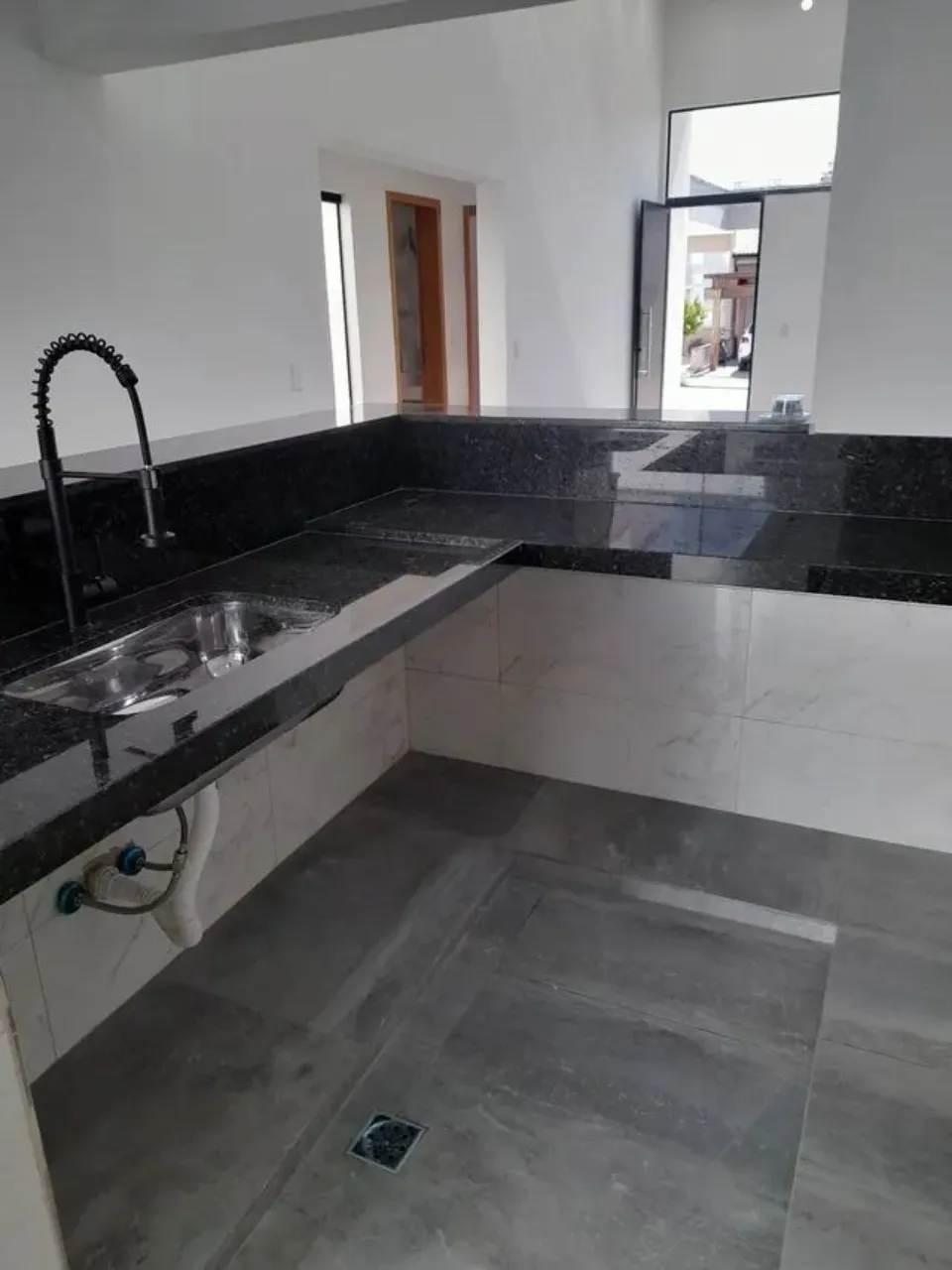Imagem Casa em Condomínio à Venda em Sorocaba-SP, Bairro Horto Florestal: 3 Quartos, 1 Suíte, 1 Sala, 2 Banheiros, 2 Vagas, 110m².