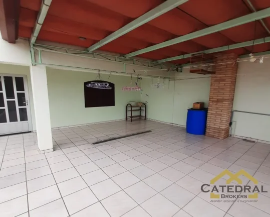 Imagem Sobrado de três dormitórios e amplo quintal na Vila Esperança em Jundiaí