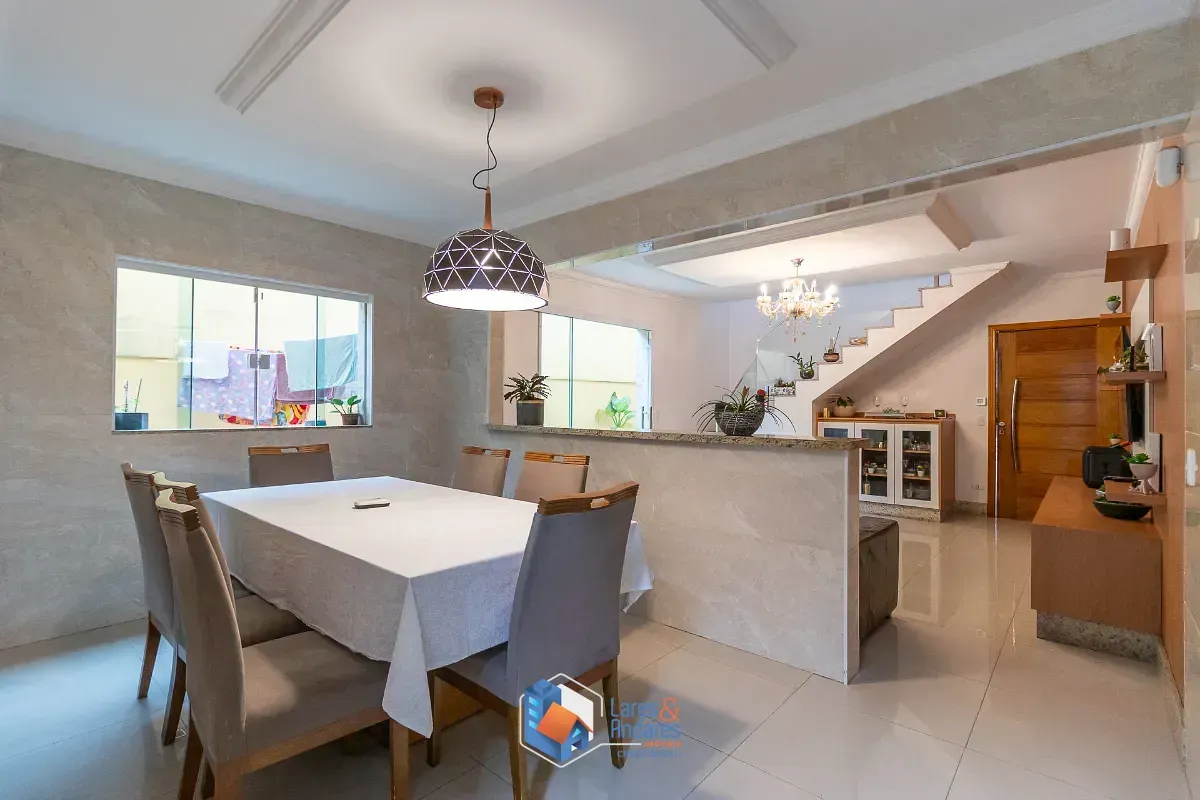 Imagem Casa para venda em Interlagos com 3 quartos, sendo 3 suítes, 125m²